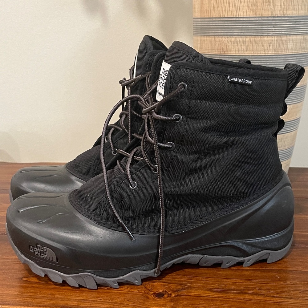 The North Face Women's Black Winter Boots - Picture 3 of 5